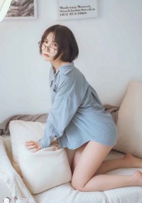 美丽的小蜜桃_国产在线观看